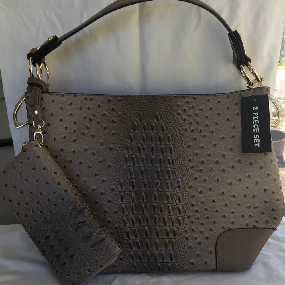 BRAND NEW ITALIAN VEGAN LEATHER HANDBAG SET 💜